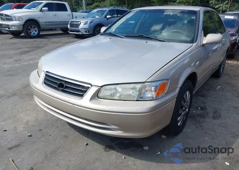 2001 Toyota Camry Le z USA, uszkodzony, nr VIN 4T1BG22K61U101337